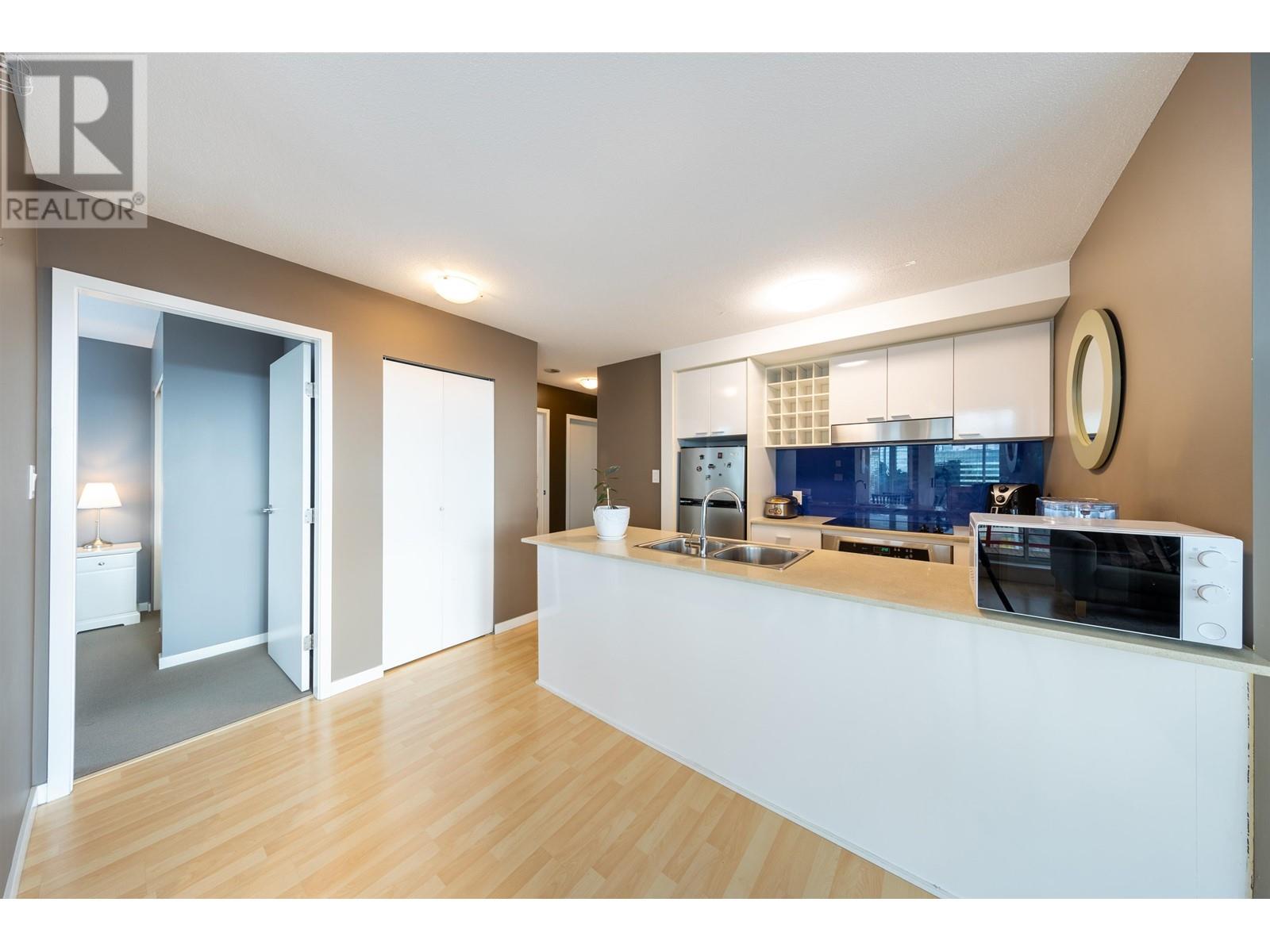 Listing Picture 16 of 25 : 2702 668 CITADEL PARADE, Vancouver / 溫哥華 - 魯藝地產 Yvonne Lu Group - MLS Medallion Club Member