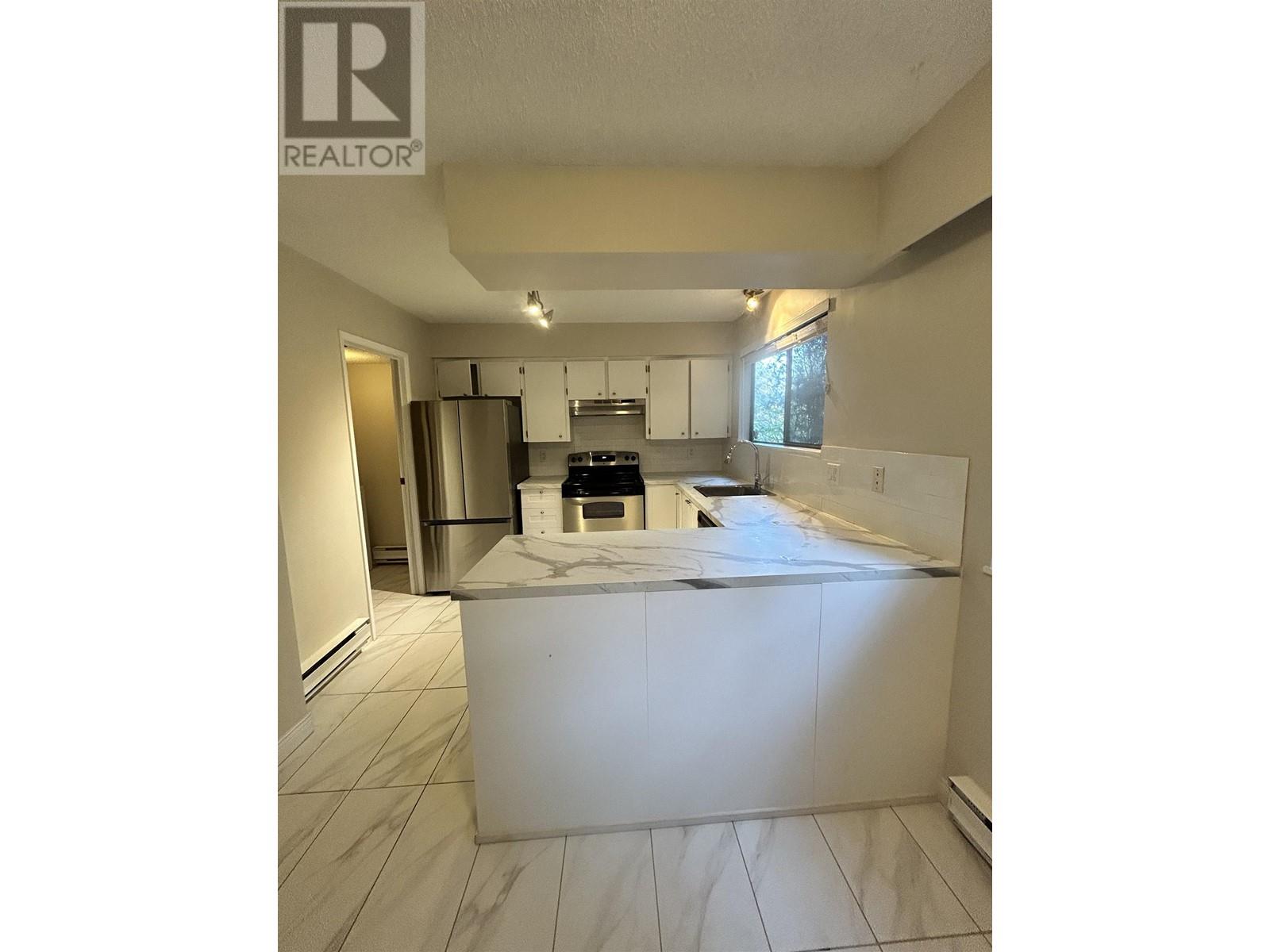 410 Royal, New Westminster, British Columbia  V5Y 2B1 - Photo 2 - R2978205