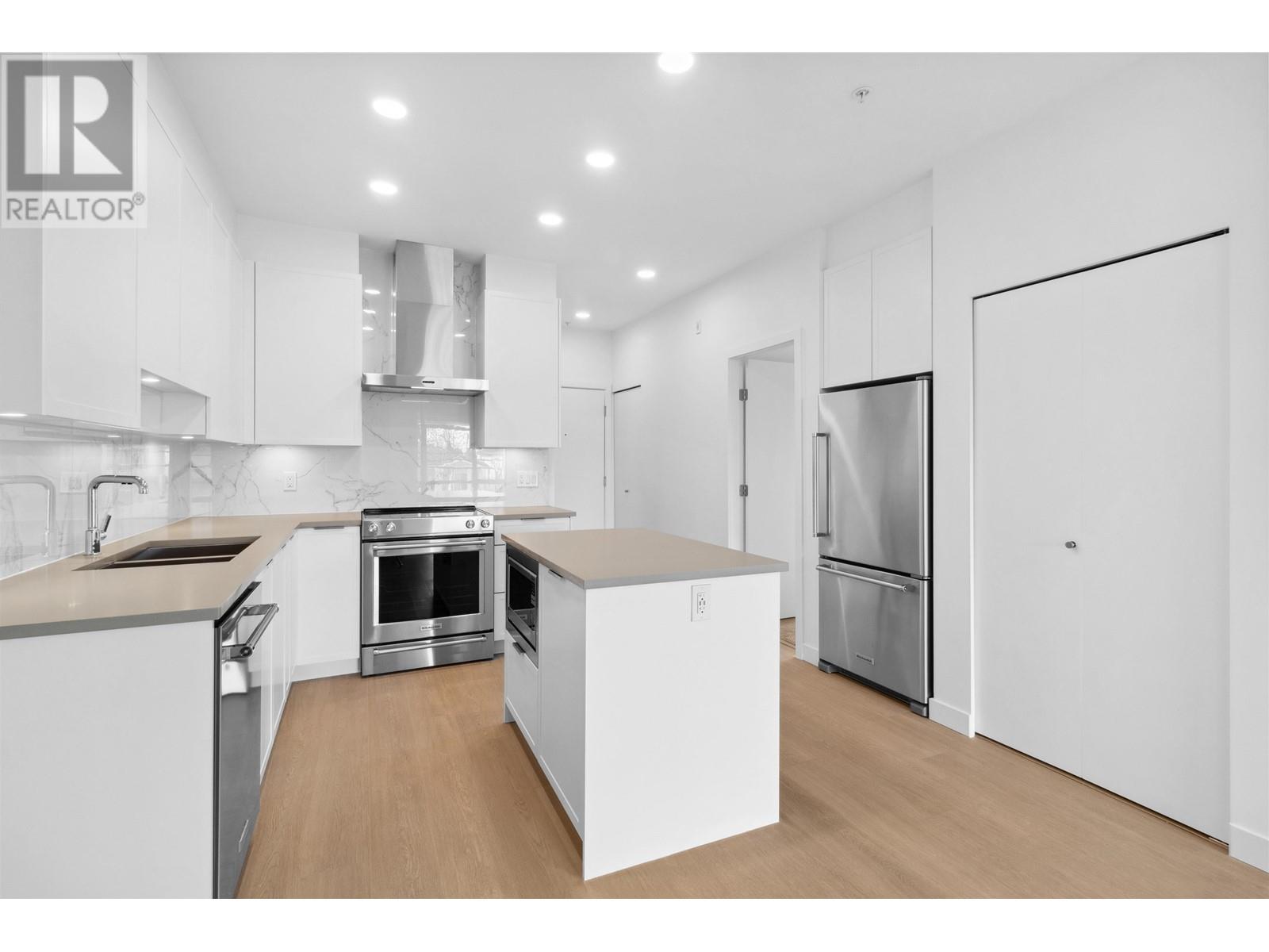 2xx 7123 11 Avenue, Burnaby, British Columbia  V3N 0J6 - Photo 11 - R2978206