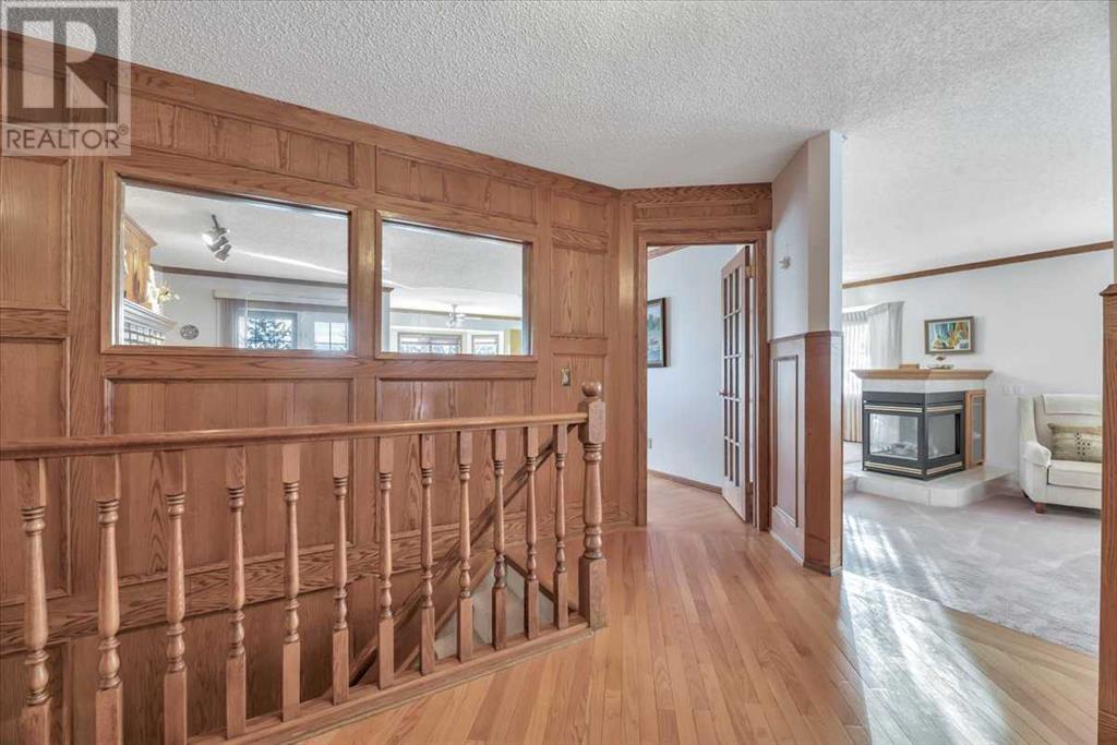 15 Hawkview Manor Bay Nw, Calgary, Alberta  T3G 3A1 - Photo 10 - A2201362