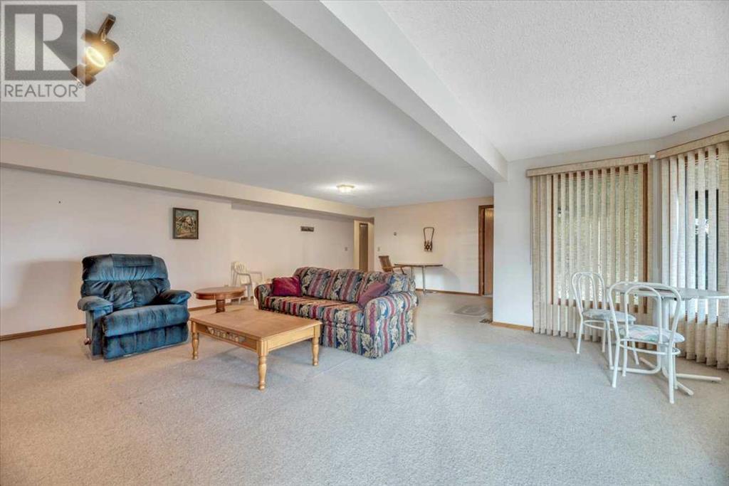 15 Hawkview Manor Bay Nw, Calgary, Alberta  T3G 3A1 - Photo 37 - A2201362