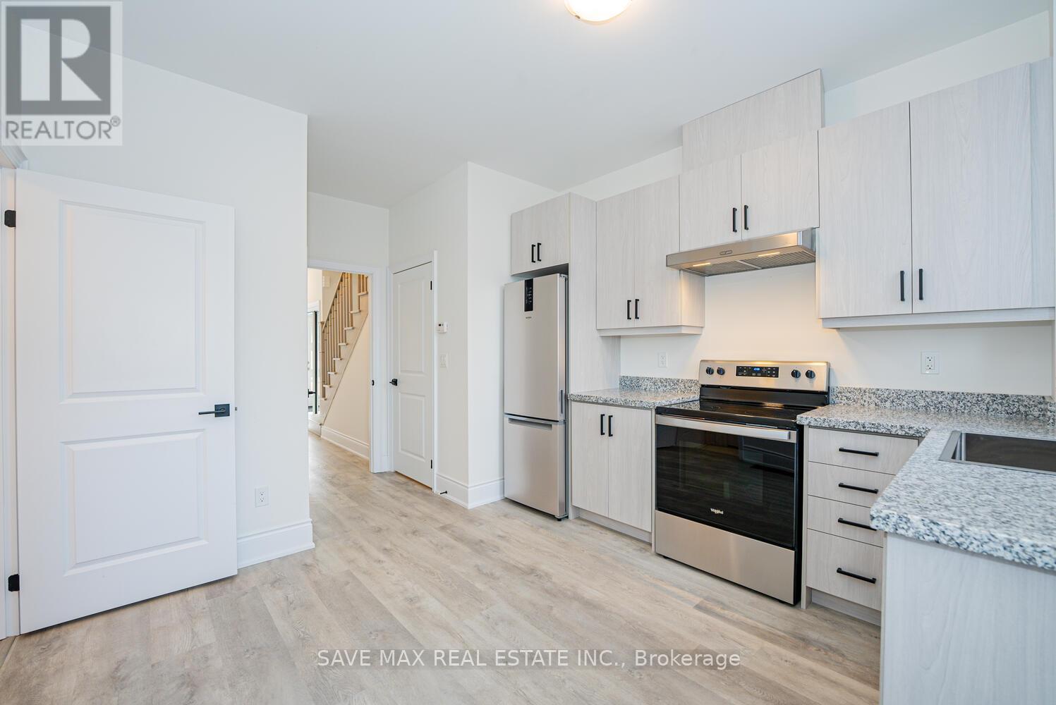 23 Paradox Street, Vaughan, Ontario  L4L 1A7 - Photo 6 - N12020755