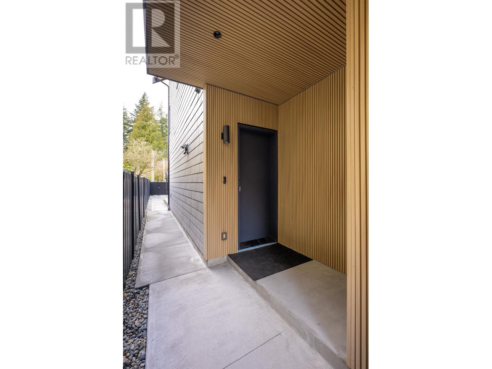 Property at 1 5937 HOLLAND STREET image 3