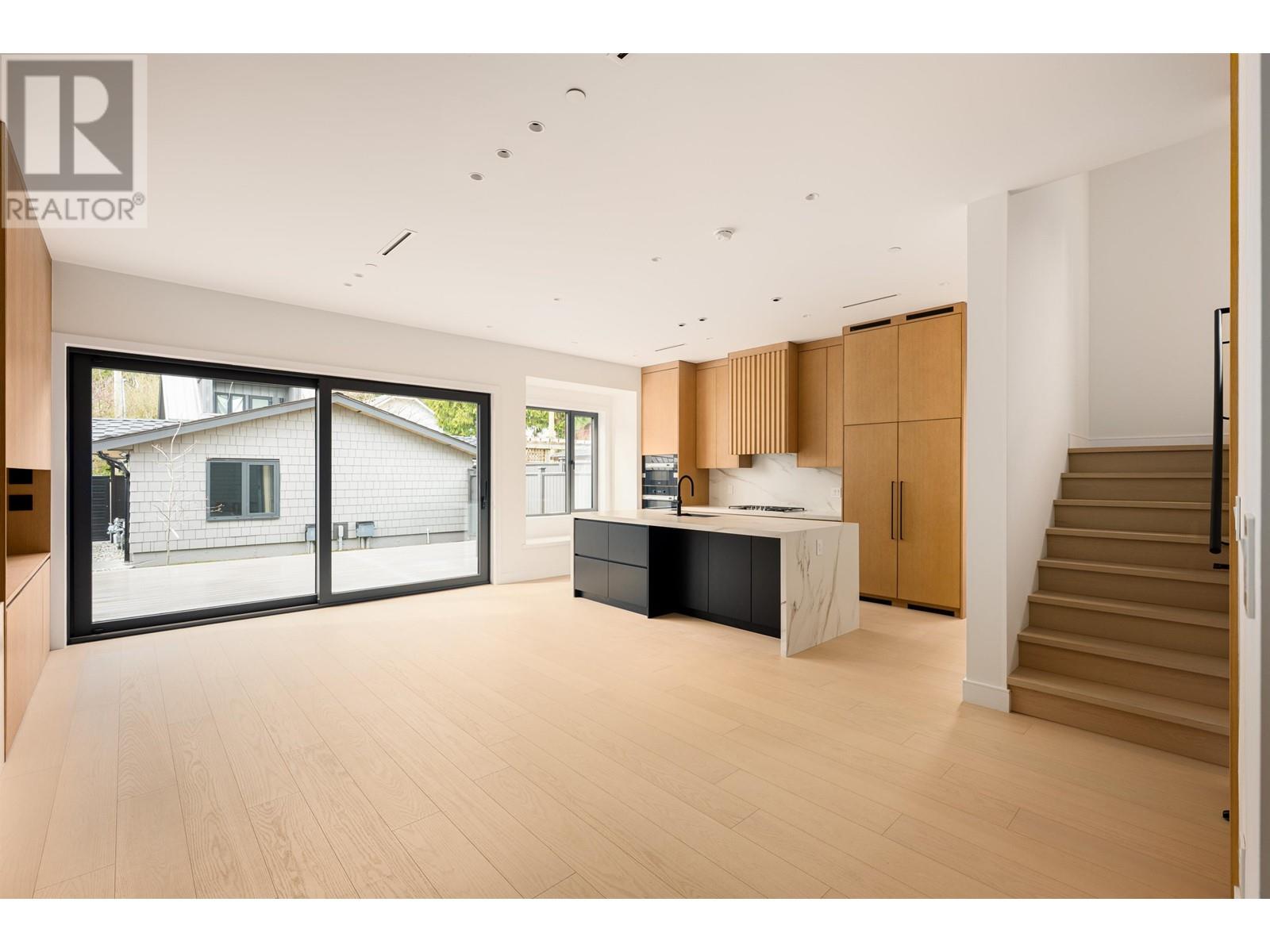 Property at 1 5937 HOLLAND STREET image 4