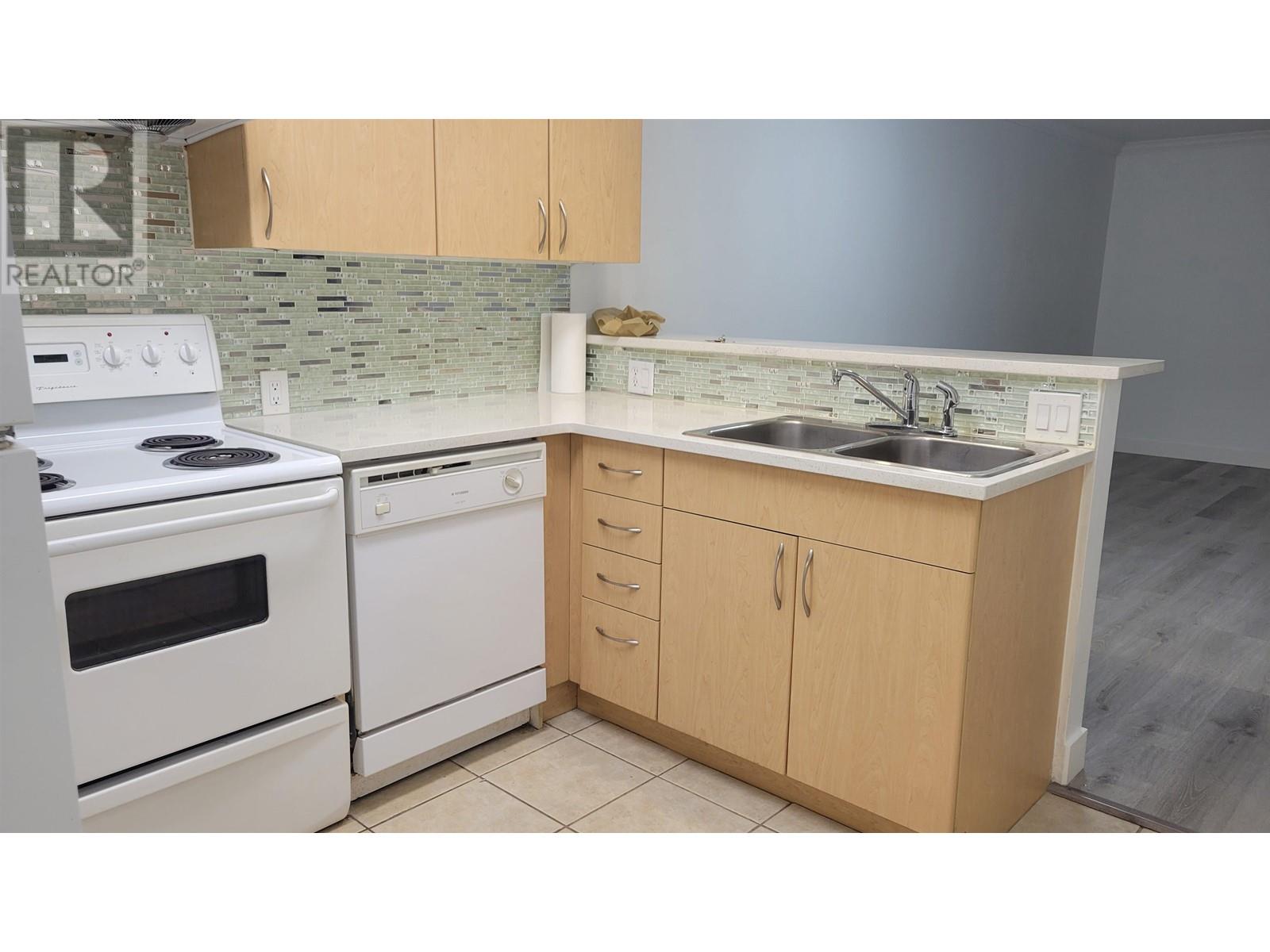 307 1988 E 49th Avenue, Vancouver, British Columbia  V5P 1T3 - Photo 6 - R2977793