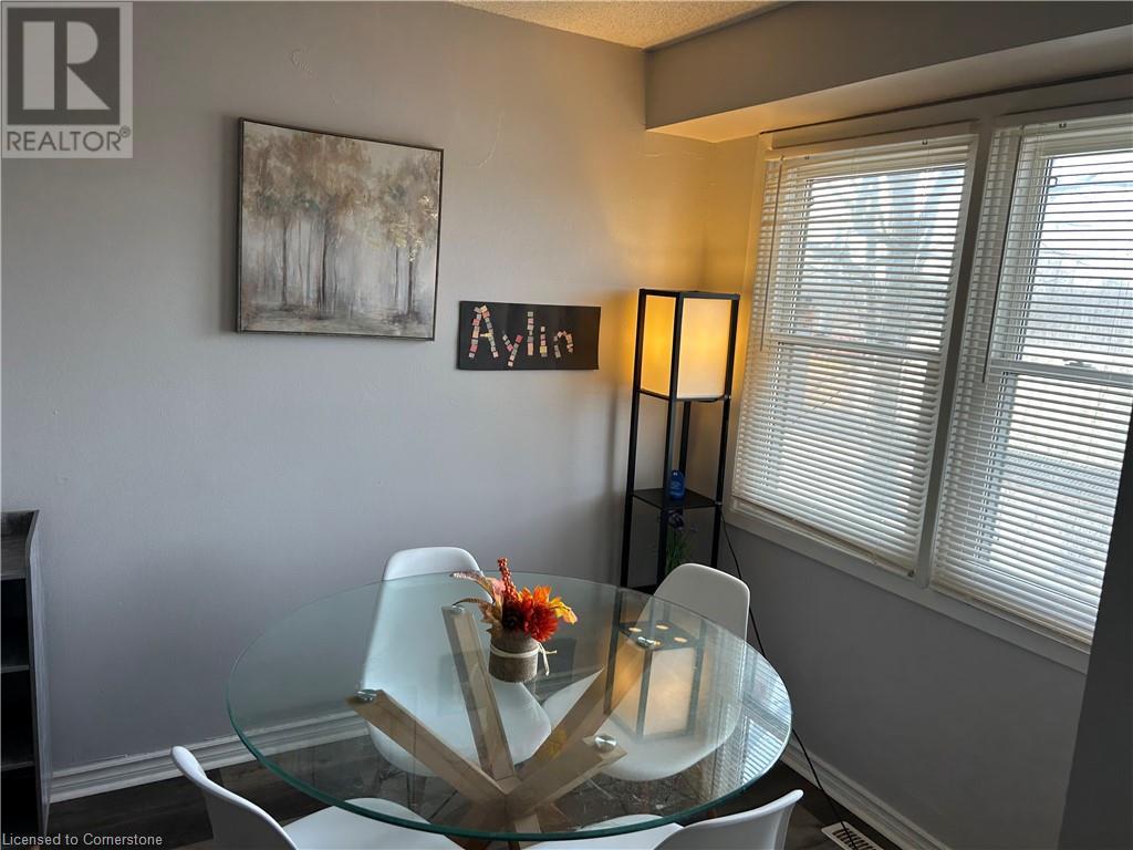 513 Quiet Place Unit# 4, Waterloo, Ontario  N2L 5L6 - Photo 8 - 40706532