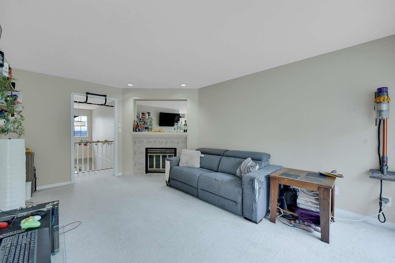 Property at 17161 57 AVENUE image 5