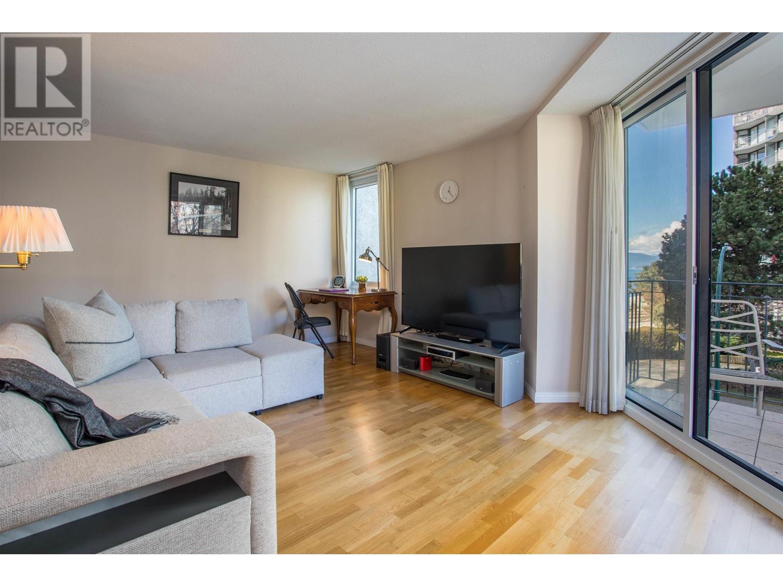 303 1575 Beach Avenue, Vancouver, British Columbia  V6G 1Y5 - Photo 3 - R2978038