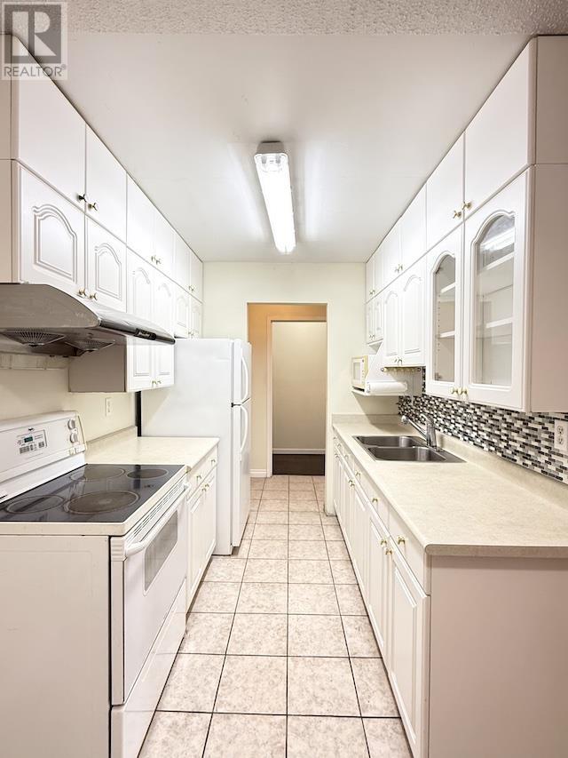 Listing Picture 7 of 18 : 231 8500 LANSDOWNE ROAD, Richmond / 烈治文 - 魯藝地產 Yvonne Lu Group - MLS Medallion Club Member