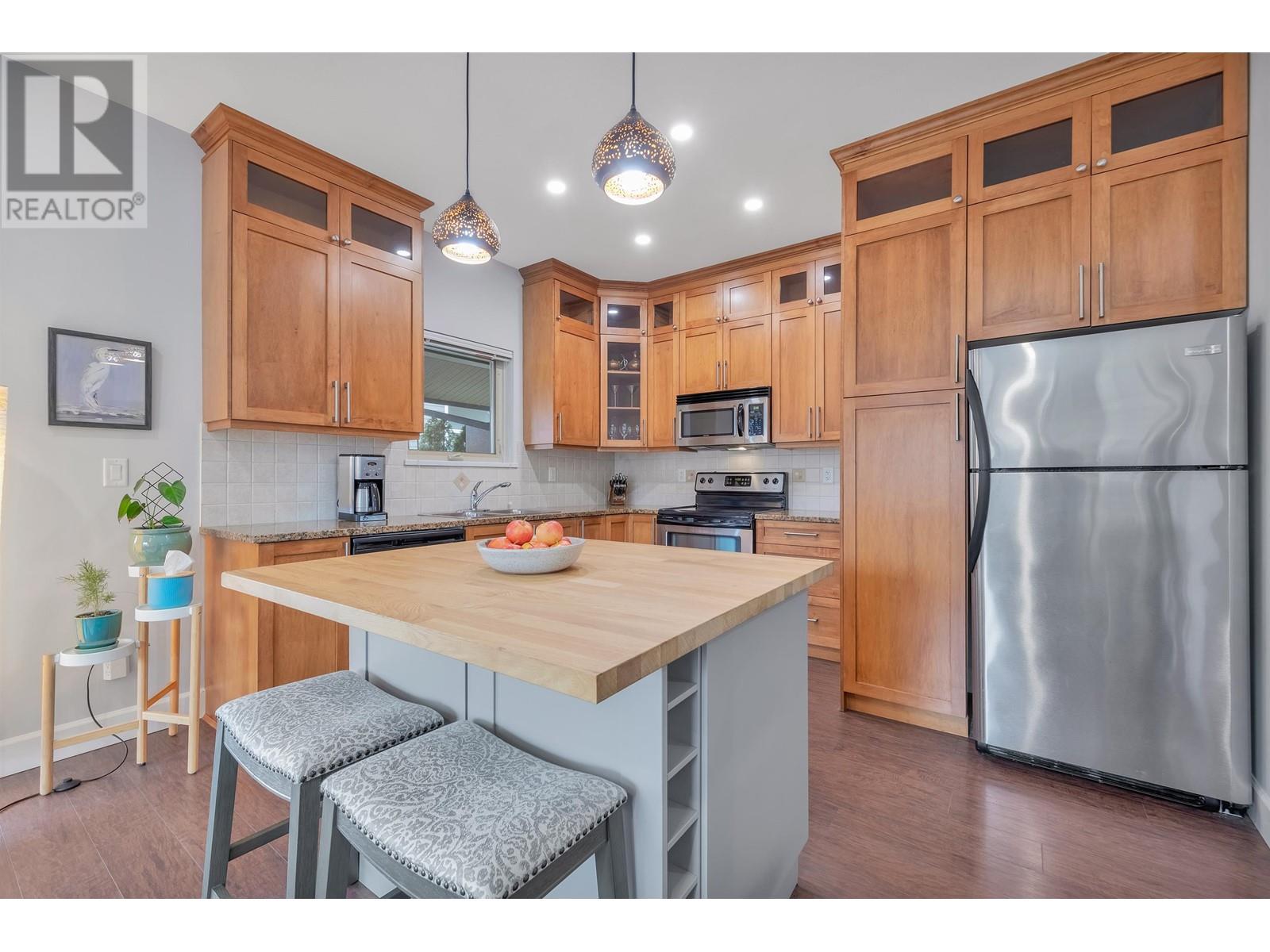 305 1988 Suffolk Avenue, Port Coquitlam, British Columbia  V3B 1H2 - Photo 3 - R2977025