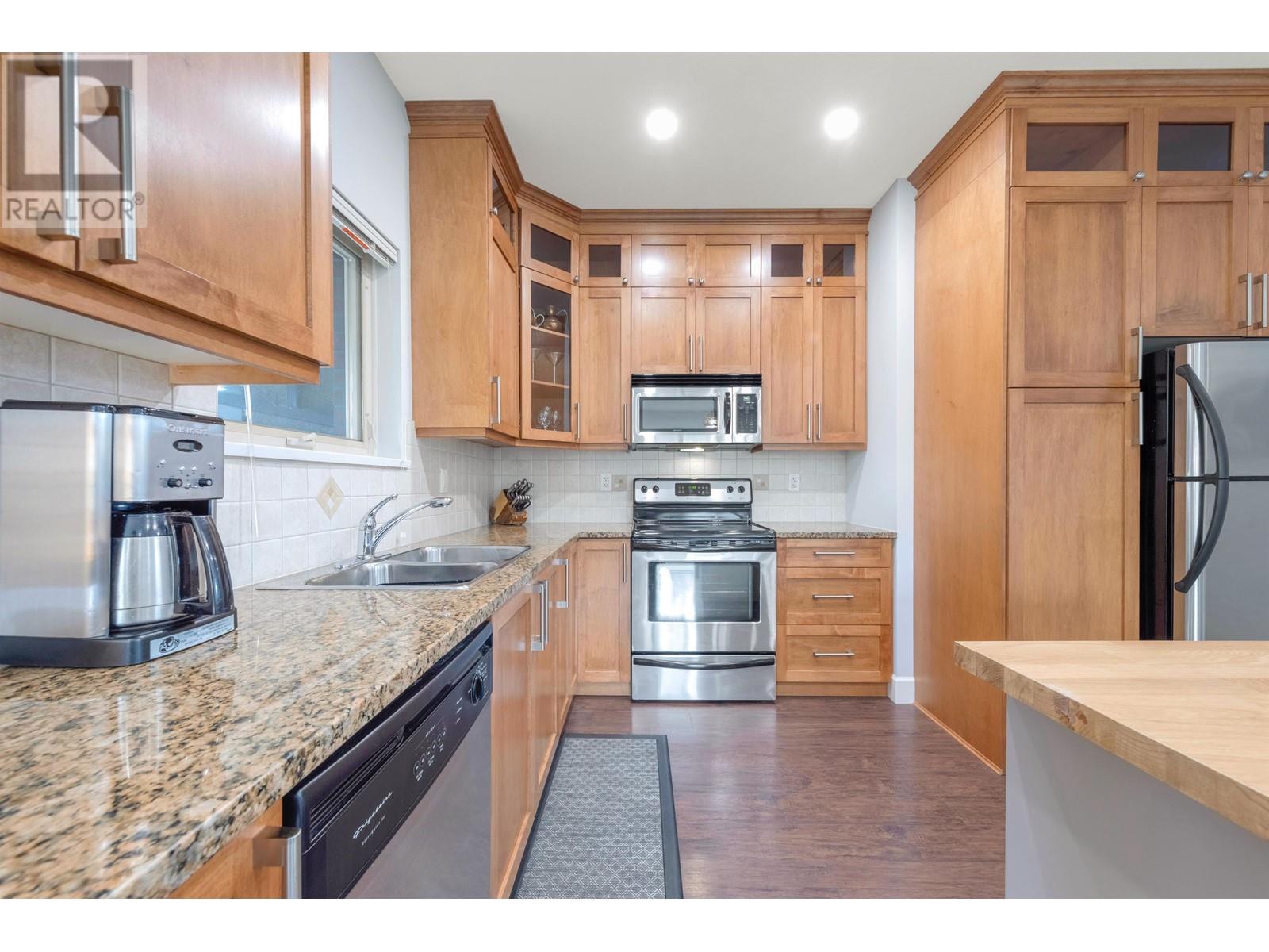 305 1988 Suffolk Avenue, Port Coquitlam, British Columbia  V3B 1H2 - Photo 4 - R2977025