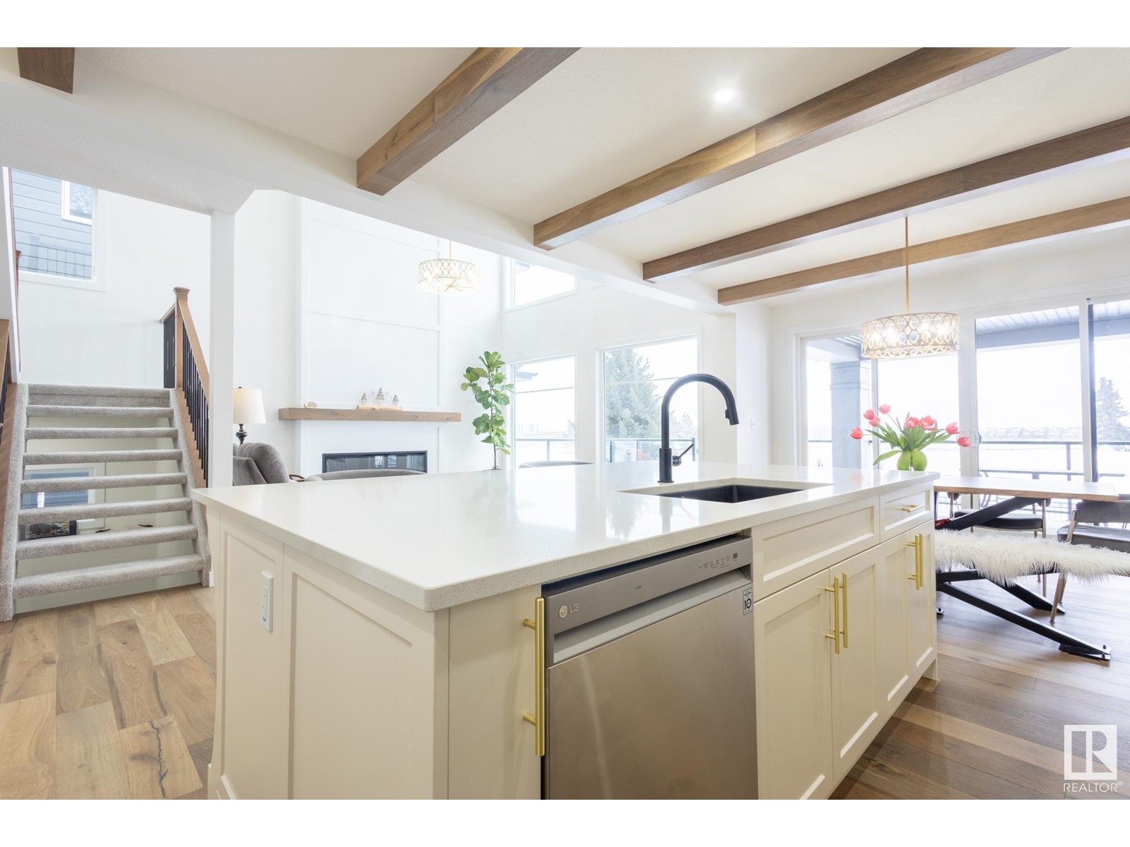 Property at 1538 Howes Place SW image 3