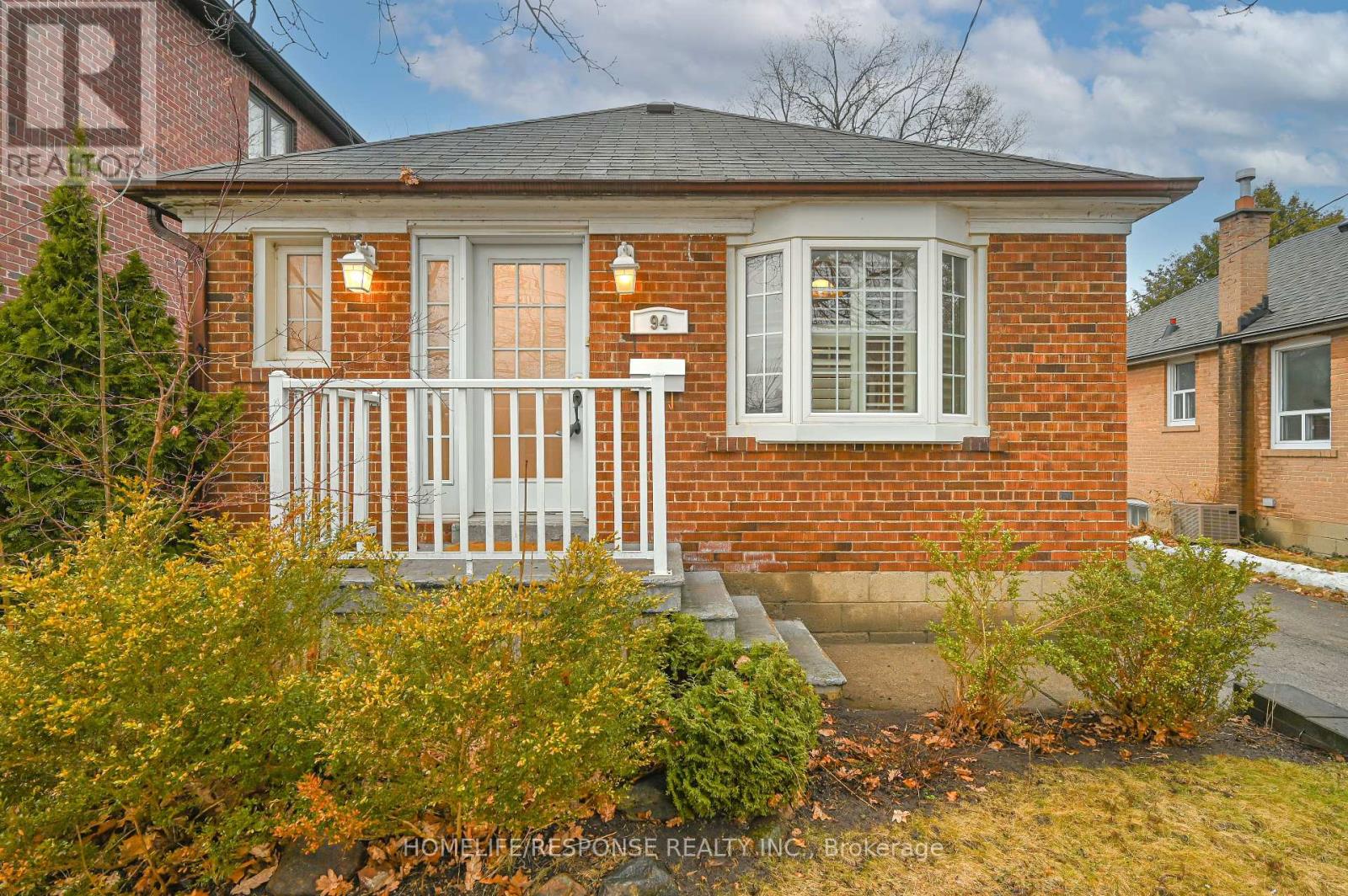 Property at 94 YORKVIEW DRIVE image 2