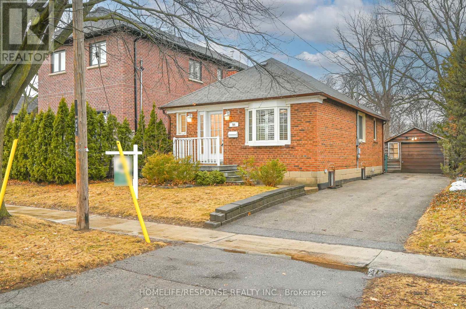 Property at 94 YORKVIEW DRIVE image 3