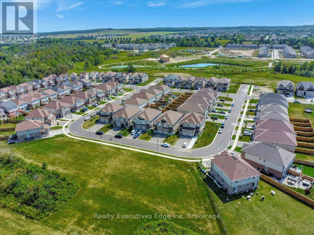 Property at 59 JOHN BRABSON CRESCENT image 3