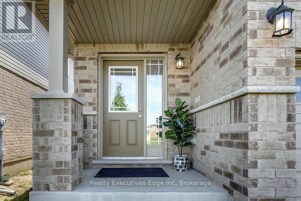 Property at 59 JOHN BRABSON CRESCENT image 4