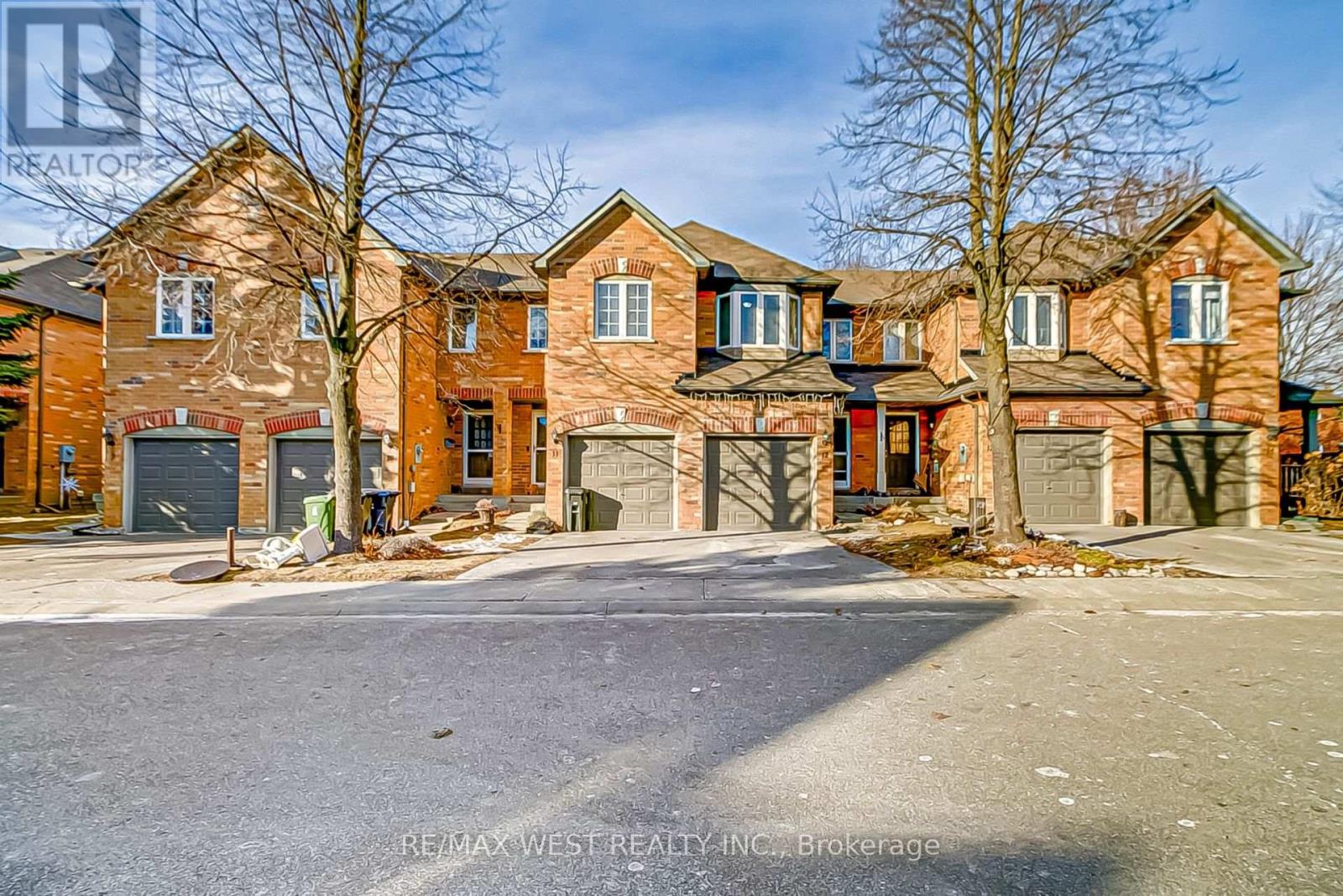 Property at 12 - 6400 LAWRENCE AVENUE E image 1
