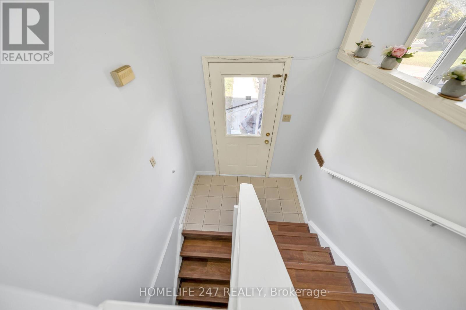 Property at 86 OLD HURON COURT image 4