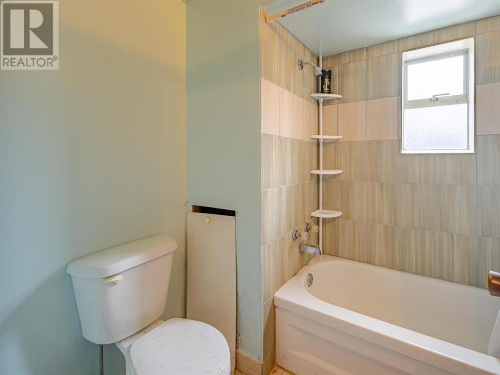 Listing Picture 13 of 18 : 3687 E 26TH AVENUE, Vancouver / 溫哥華 - 魯藝地產 Yvonne Lu Group - MLS Medallion Club Member