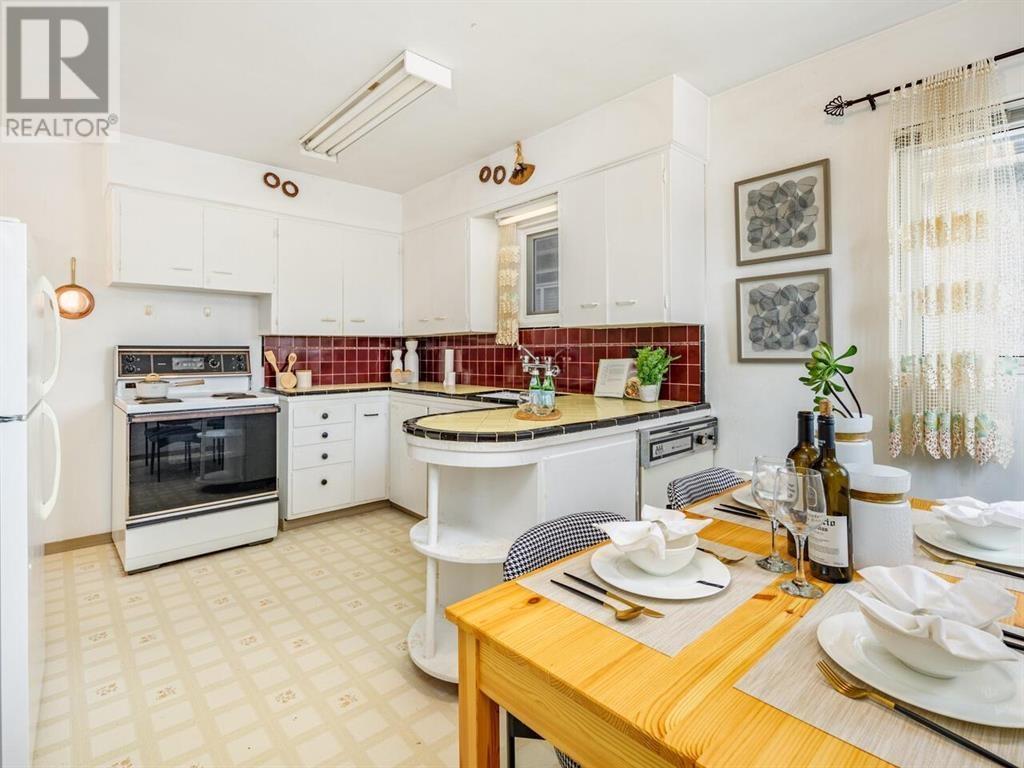 Listing Picture 8 of 18 : 3687 E 26TH AVENUE, Vancouver / 溫哥華 - 魯藝地產 Yvonne Lu Group - MLS Medallion Club Member