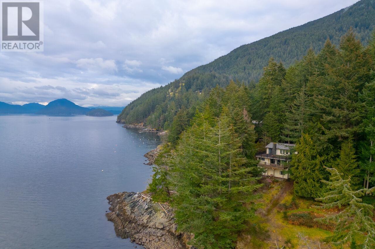 908 Clipper Place, Bowen Island, British Columbia  V0N 1G2 - Photo 1 - R2978224