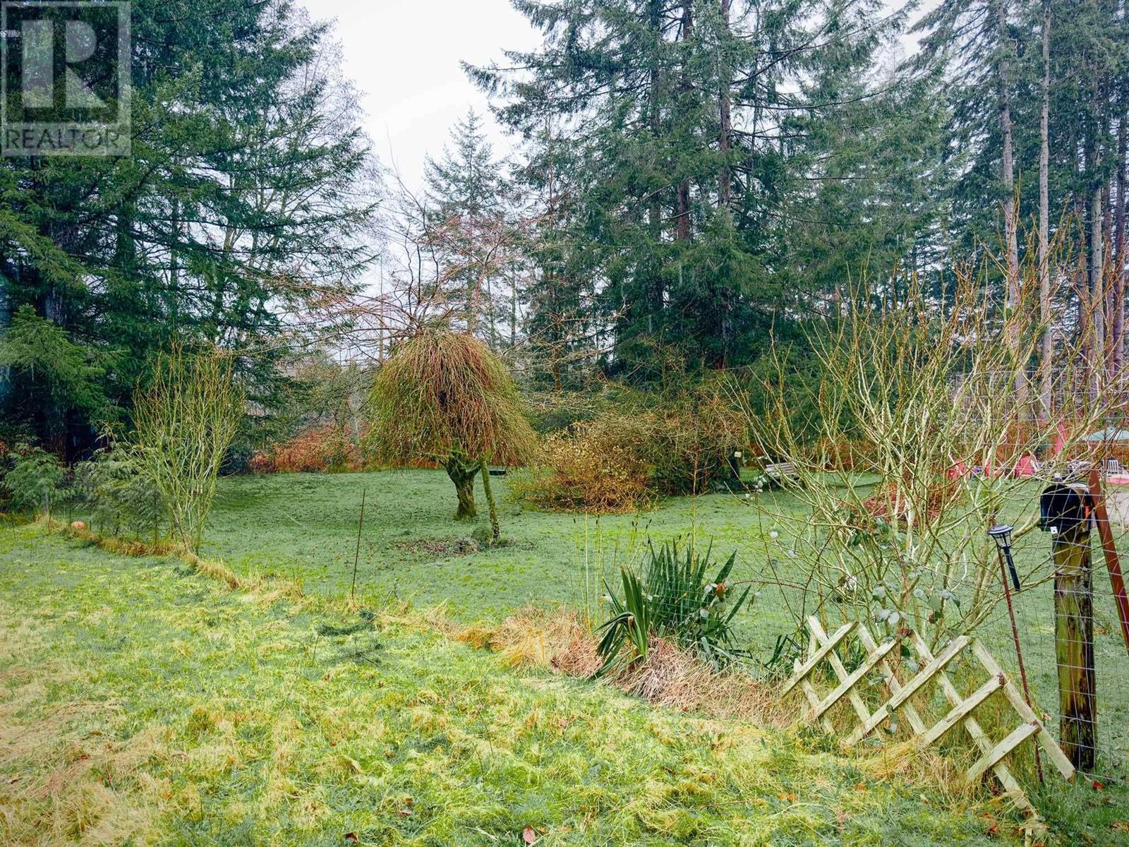 1574 Burton Road, Gibsons, British Columbia  V0N 1V2 - Photo 12 - R2976809