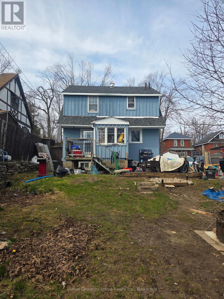 117 Penetang Street, Orillia, Ontario  L3V 3N4 - Photo 2 - S12021092
