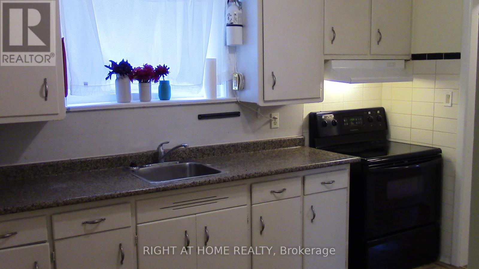 1 - 174 Times Road, Toronto, Ontario  M6B 3M6 - Photo 8 - W12019051