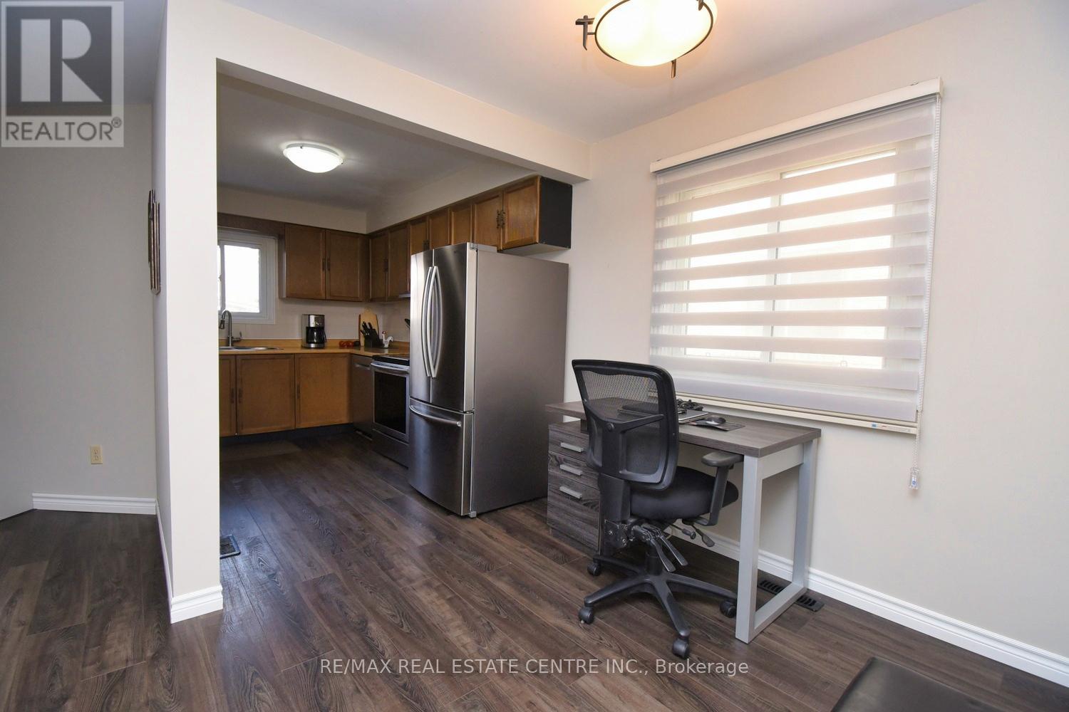 56 Muscot Drive, Hamilton (Stoney Creek Mountain), Ontario  L8J 2B3 - Photo 13 - X12021620