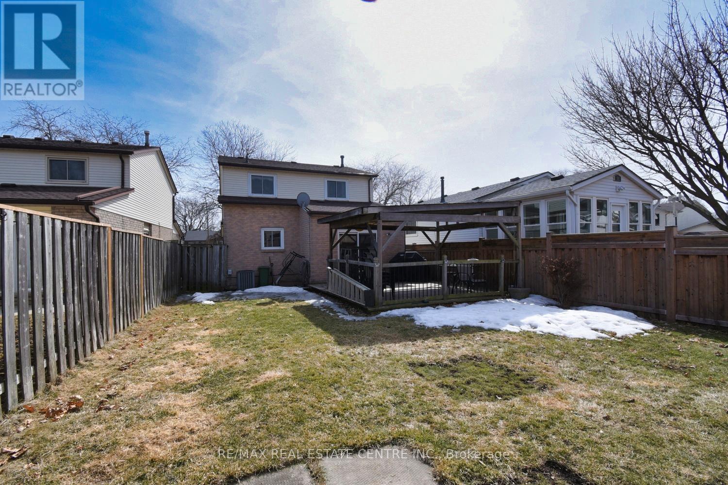 56 Muscot Drive, Hamilton, Ontario  L8J 2B3 - Photo 32 - X12021620