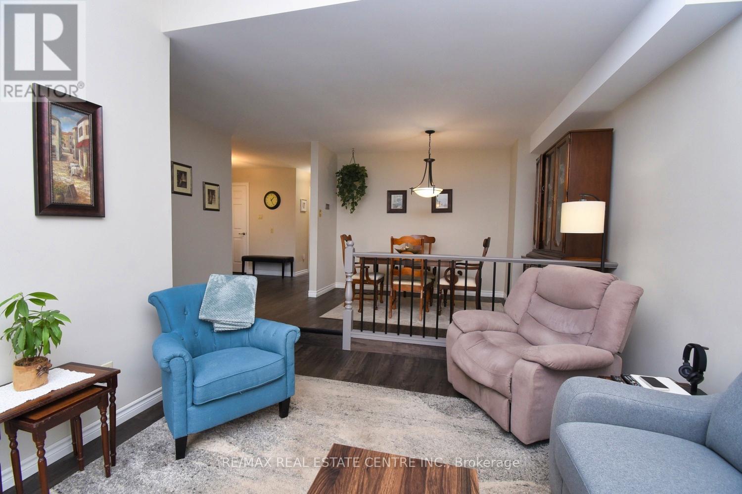 56 Muscot Drive, Hamilton, Ontario  L8J 2B3 - Photo 5 - X12021620