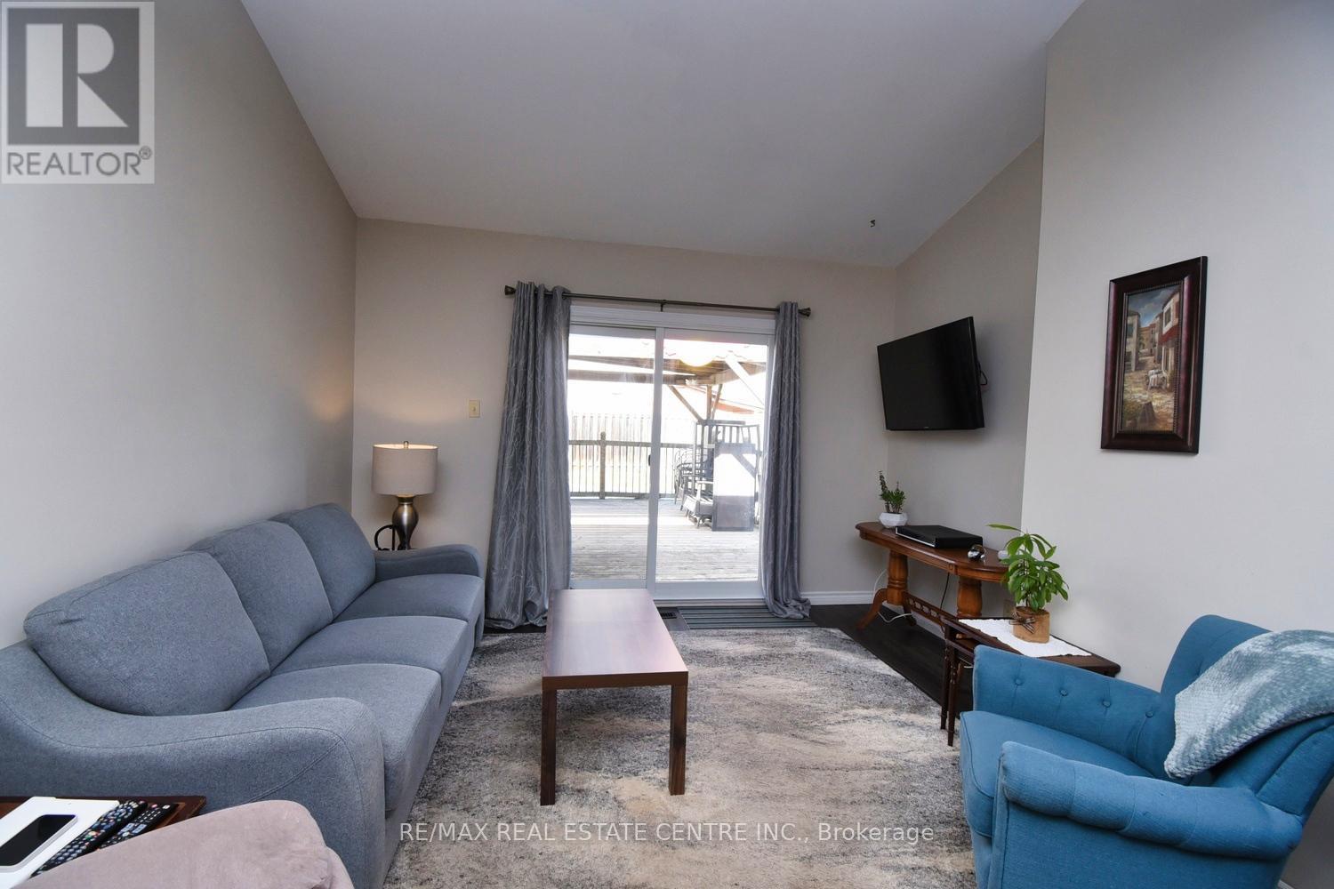 56 Muscot Drive, Hamilton, Ontario  L8J 2B3 - Photo 8 - X12021620