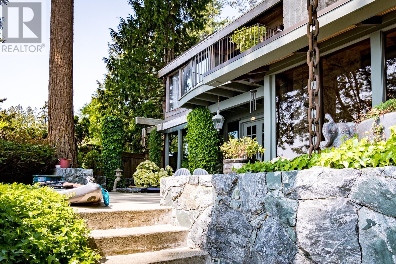 3581 Beach Avenue, Roberts Creek, British Columbia  V0N 2W2 - Photo 33 - R2978227