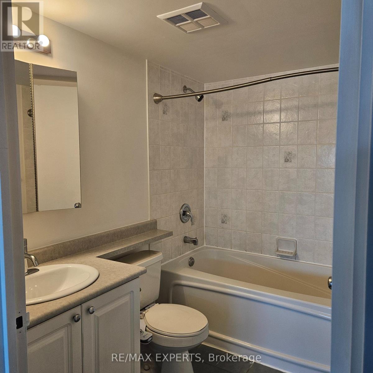 426 - 200 Manitoba Street, Toronto (Mimico), Ontario  M8Y 3Y9 - Photo 10 - W12021633