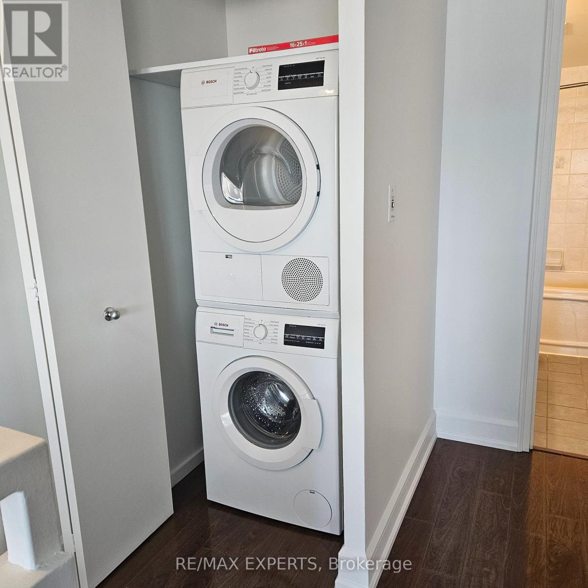 426 - 200 Manitoba Street, Toronto (Mimico), Ontario  M8Y 3Y9 - Photo 12 - W12021633