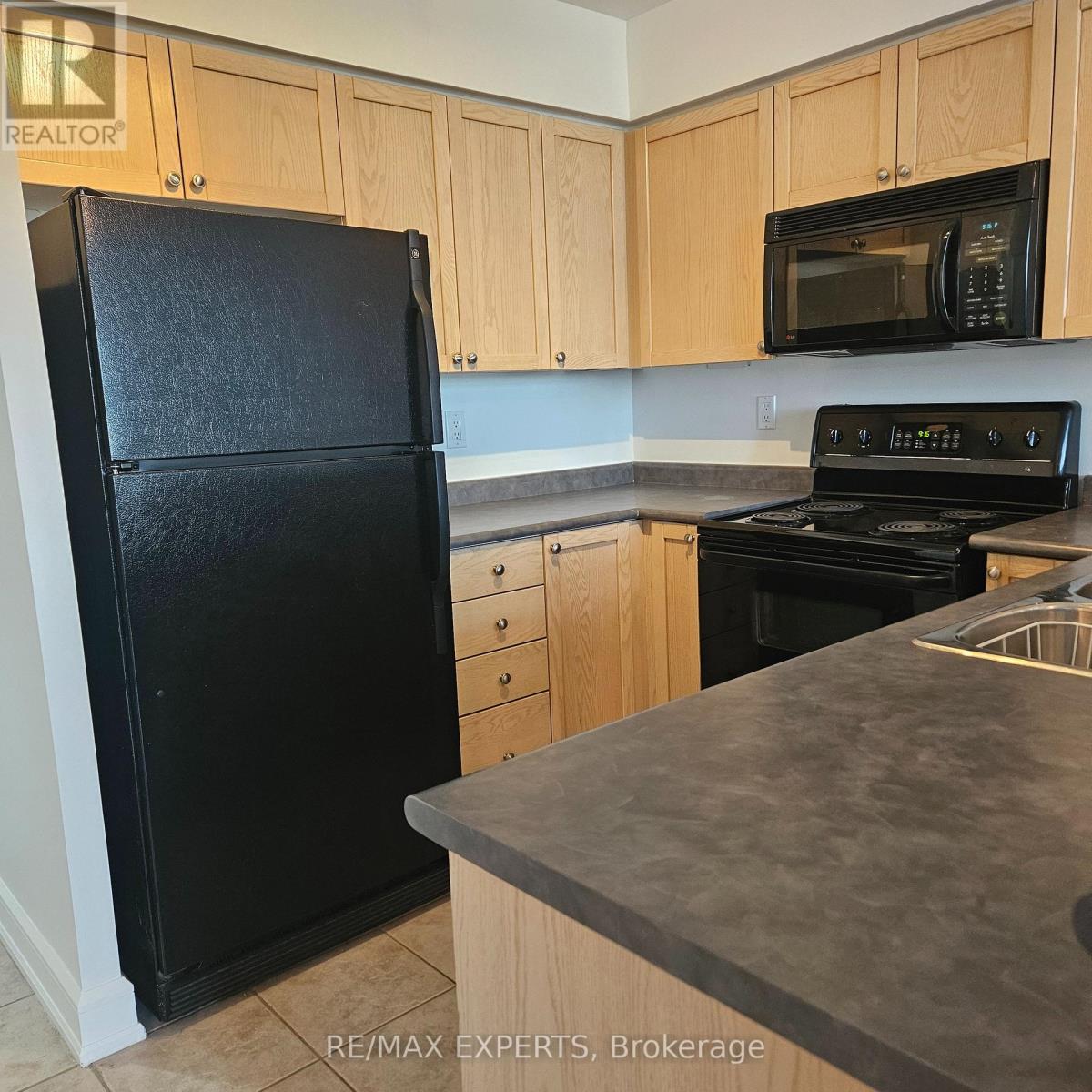 426 - 200 Manitoba Street, Toronto (Mimico), Ontario  M8Y 3Y9 - Photo 3 - W12021633