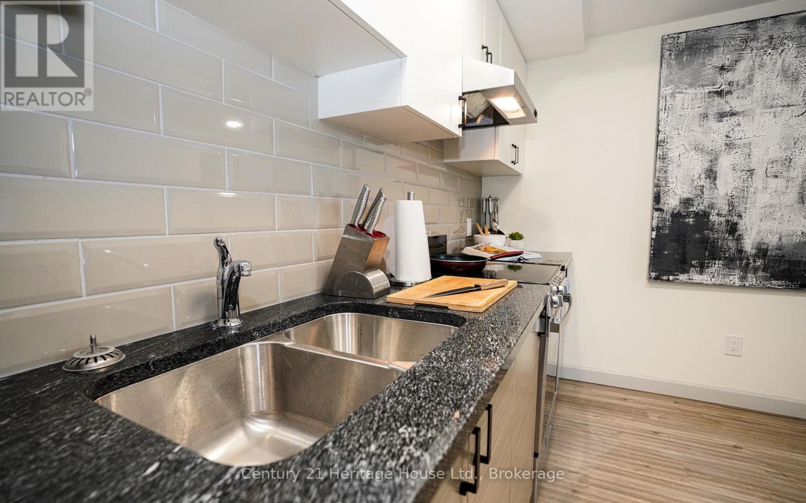 2801 - 203 Albert Street, Waterloo, Ontario  N2L 0K6 - Photo 9 - X12021661