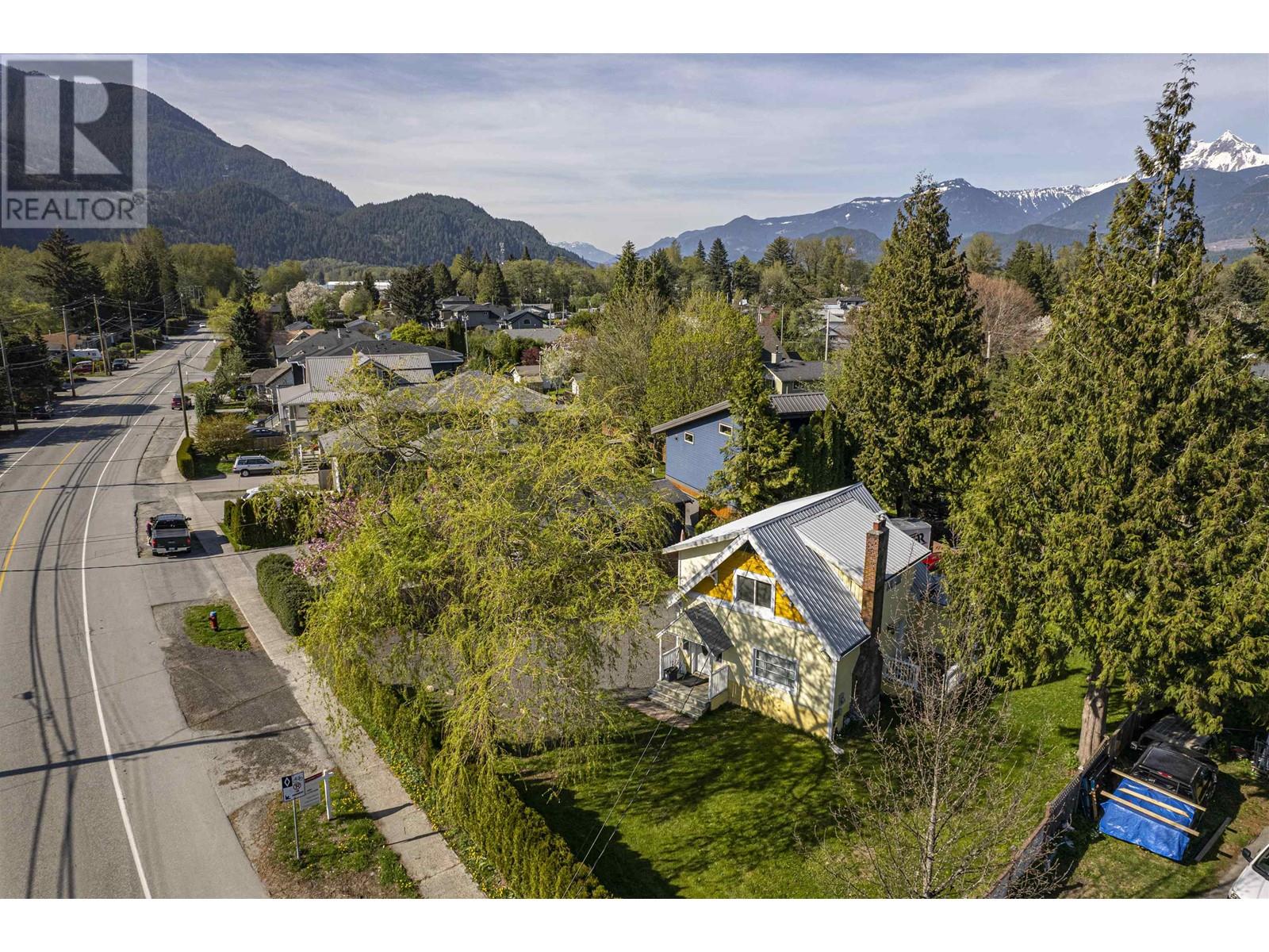 38738 Buckley Avenue, Squamish, British Columbia  V8B 0E8 - Photo 15 - R2978175