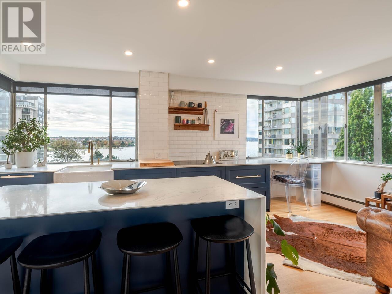 Listing Picture 2 of 20 : 604 1315 CARDERO STREET, Vancouver / 溫哥華 - 魯藝地產 Yvonne Lu Group - MLS Medallion Club Member