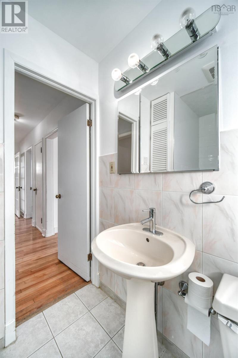 2461 Armcrescent East Drive, Halifax, Nova Scotia  B3L 3E2 - Photo 17 - 202504841