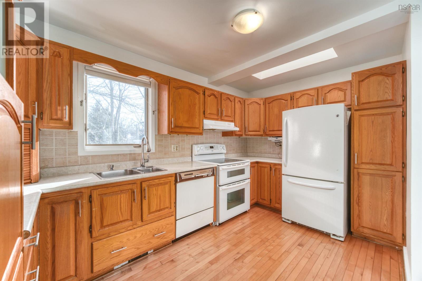 2461 Armcrescent East Drive, Halifax, Nova Scotia  B3L 3E2 - Photo 4 - 202504841