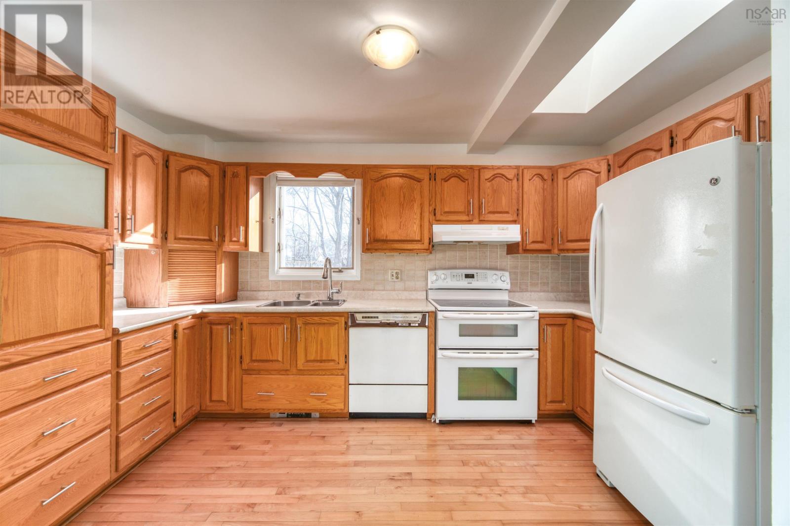 2461 Armcrescent East Drive, Halifax, Nova Scotia  B3L 3E2 - Photo 5 - 202504841