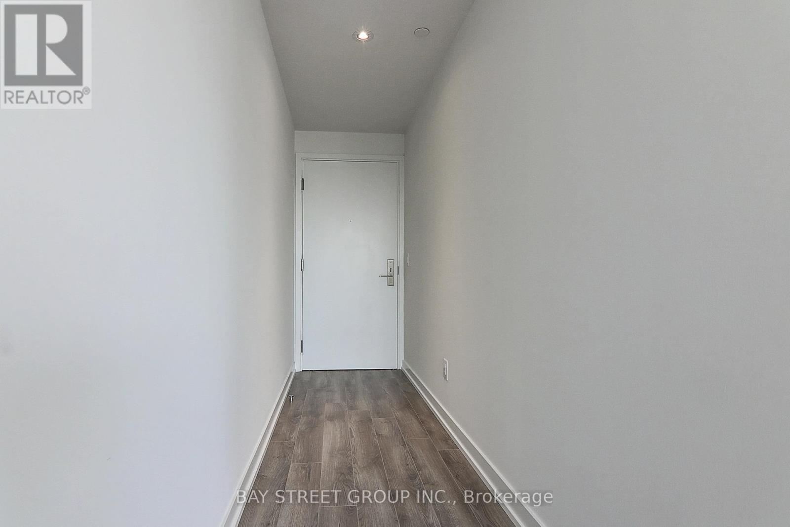 1002 - 20 Edward Street, Toronto, Ontario  M5G 0C5 - Photo 2 - C12021741