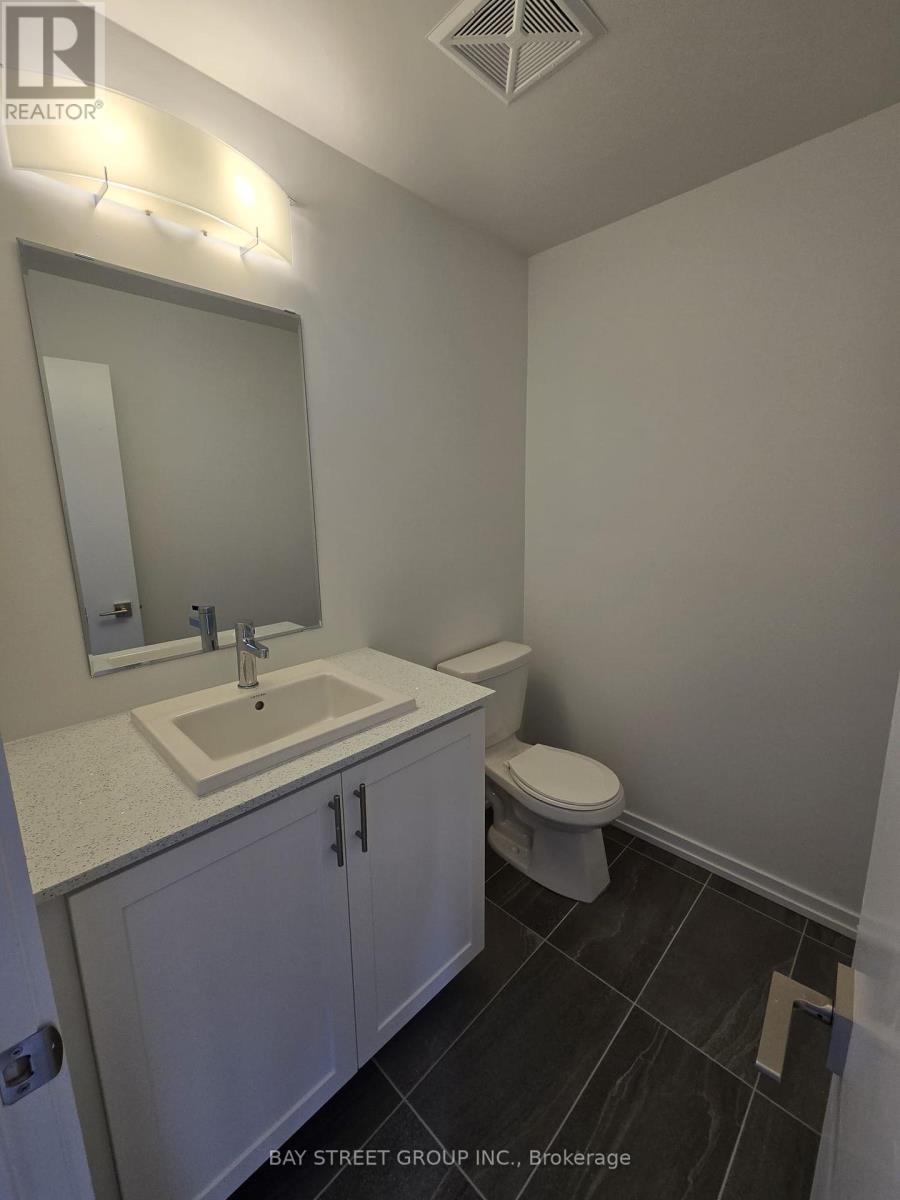 30 - 24 Lytham Green Circle E, Newmarket, Ontario  L3Y 0H4 - Photo 6 - N12021739