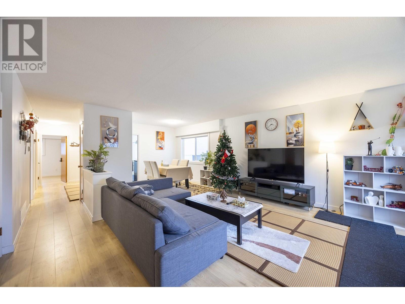 Listing Picture 3 of 31 : 6716 ROSS STREET, Vancouver / 溫哥華 - 魯藝地產 Yvonne Lu Group - MLS Medallion Club Member