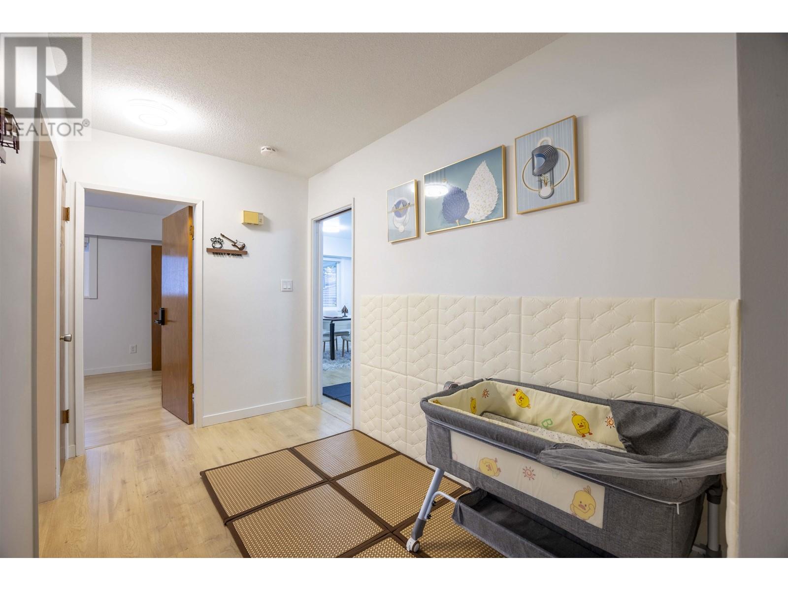 Listing Picture 14 of 31 : 6716 ROSS STREET, Vancouver / 溫哥華 - 魯藝地產 Yvonne Lu Group - MLS Medallion Club Member