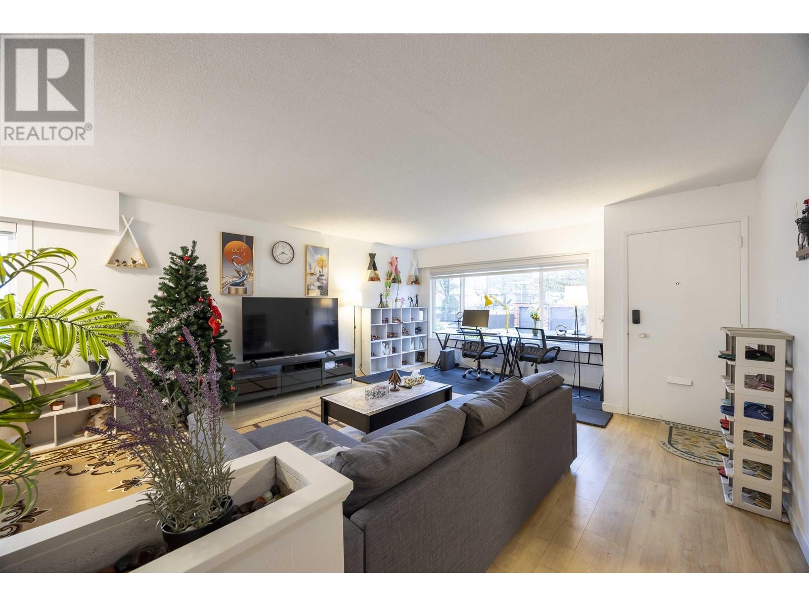 Listing Picture 4 of 31 : 6716 ROSS STREET, Vancouver / 溫哥華 - 魯藝地產 Yvonne Lu Group - MLS Medallion Club Member