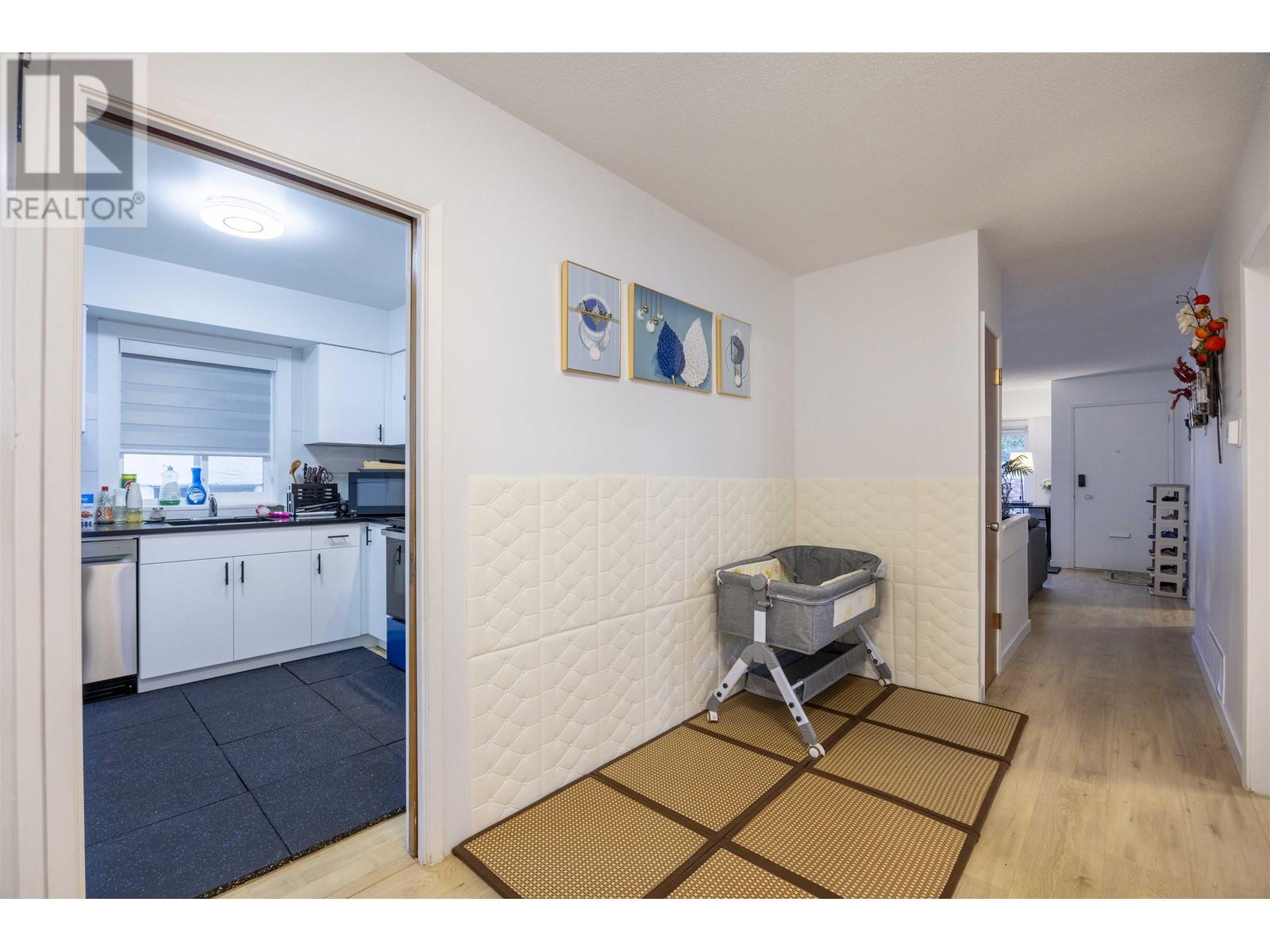 Listing Picture 15 of 31 : 6716 ROSS STREET, Vancouver / 溫哥華 - 魯藝地產 Yvonne Lu Group - MLS Medallion Club Member