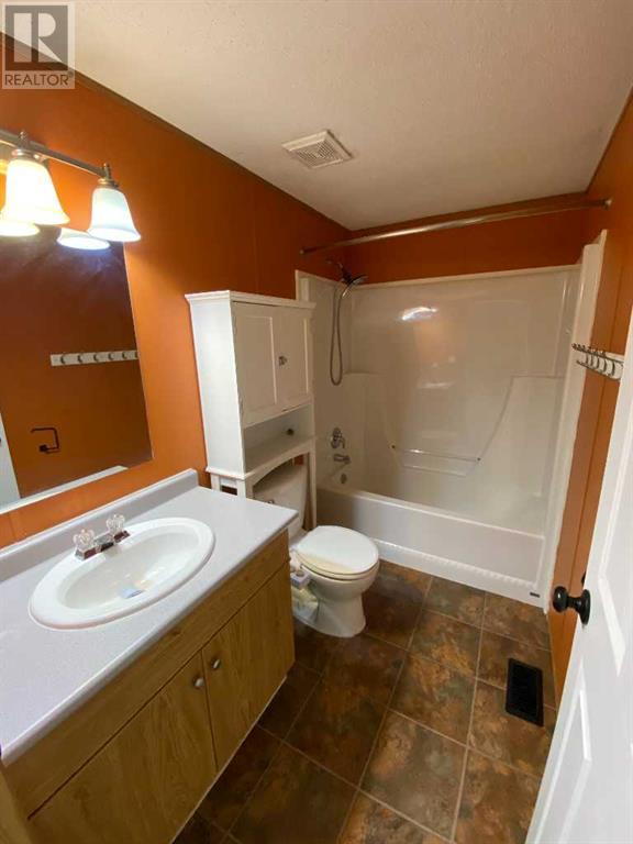 4 Sagebrush Estates, County Of, Alberta  T1R 1P1 - Photo 20 - A2202696