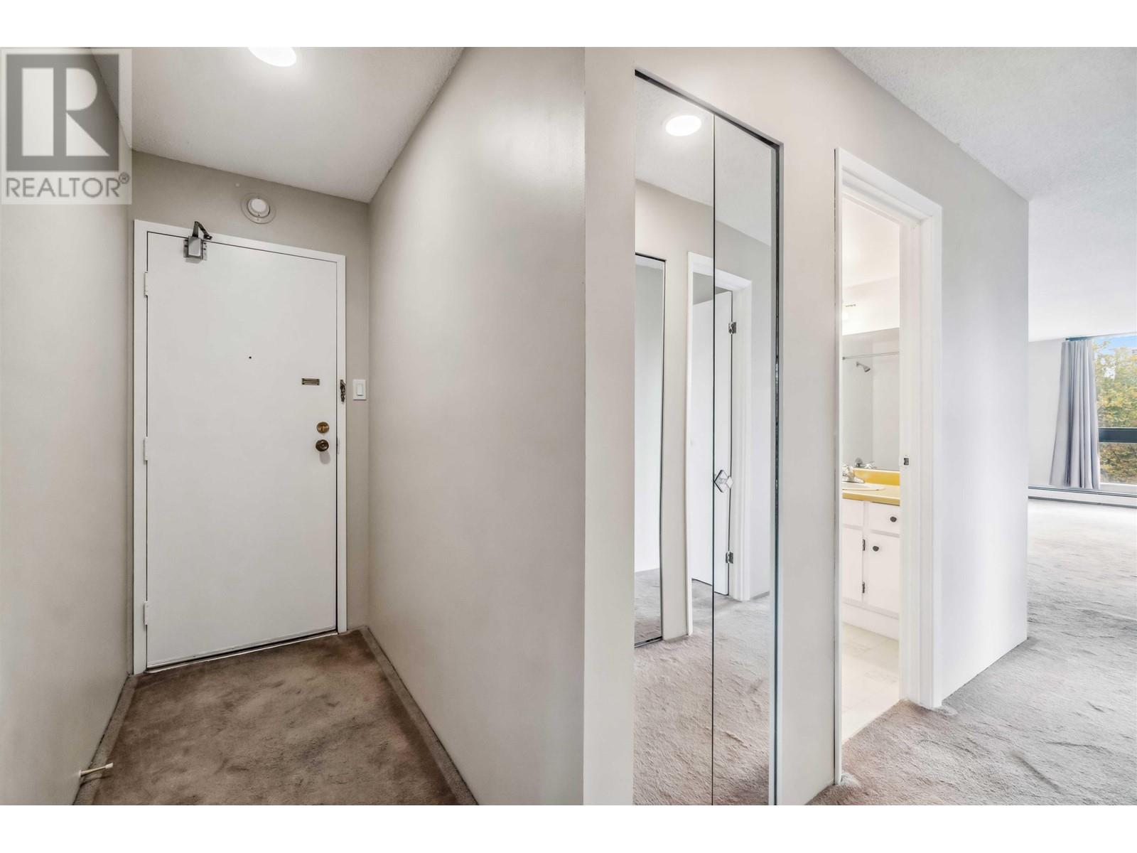 Listing Picture 20 of 36 : 403 9280 SALISH COURT, Burnaby / 本拿比 - 魯藝地產 Yvonne Lu Group - MLS Medallion Club Member